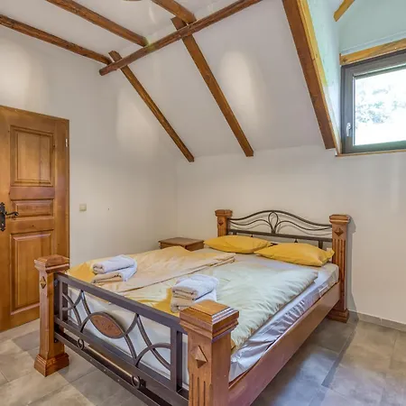 Apartment Bajsova Domacija *