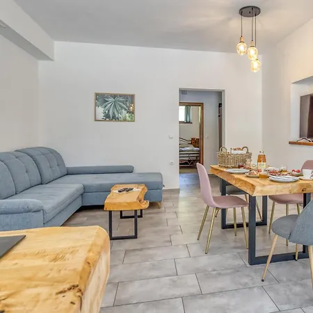 Bajsova Domacija Apartment *