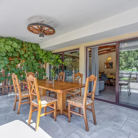 Apartman Bajsova Domacija