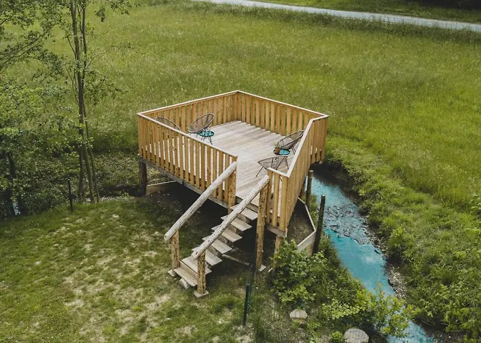 Bajsova Domacija * ポドチェトルテク