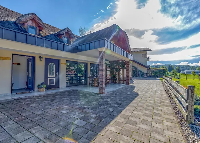 アパート Bajsova Domacija ポドチェトルテク